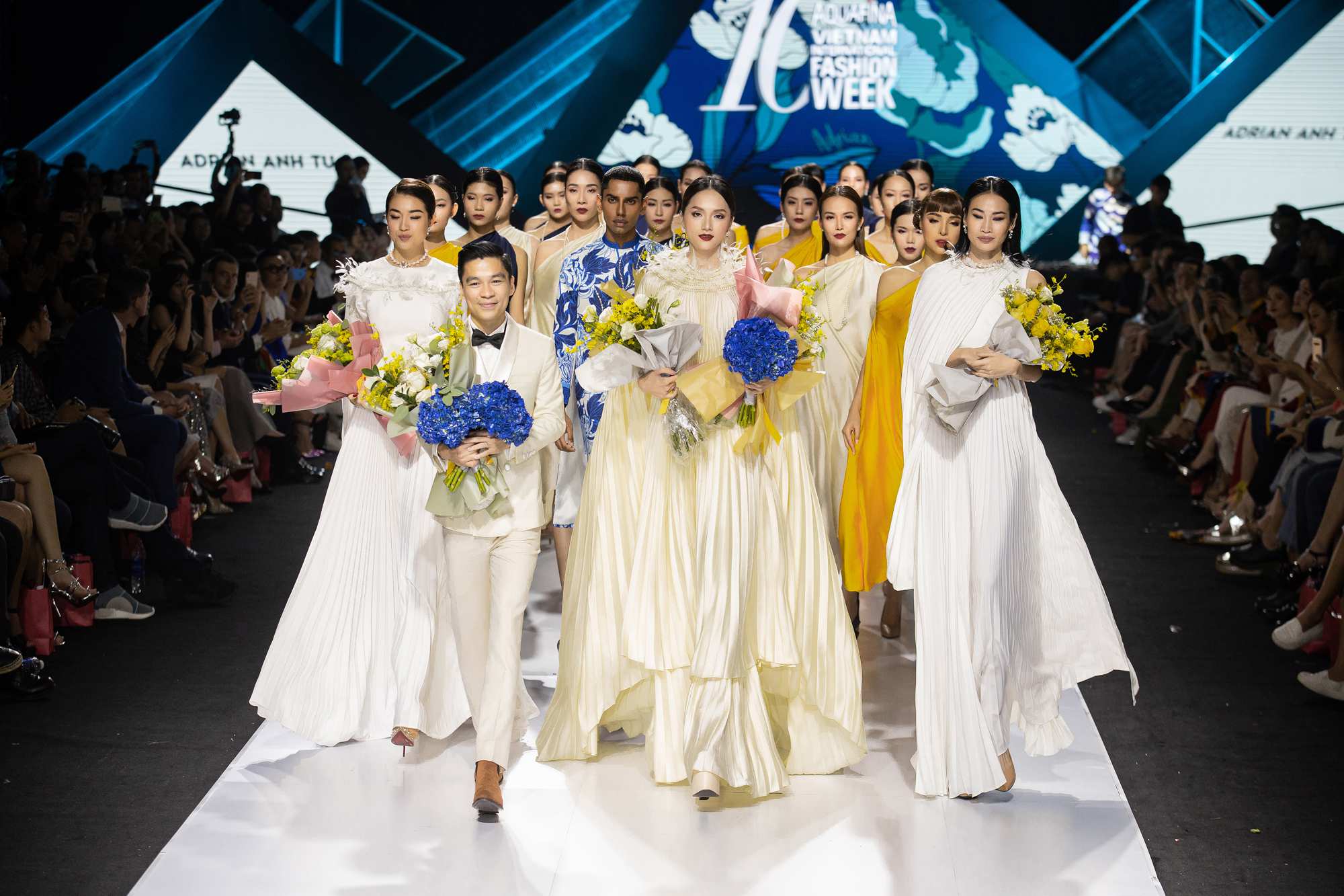 "Yên" by Adrian Anh Tuấn: Màn kết đẹp dành cho VIFW Thu-Đông 2019