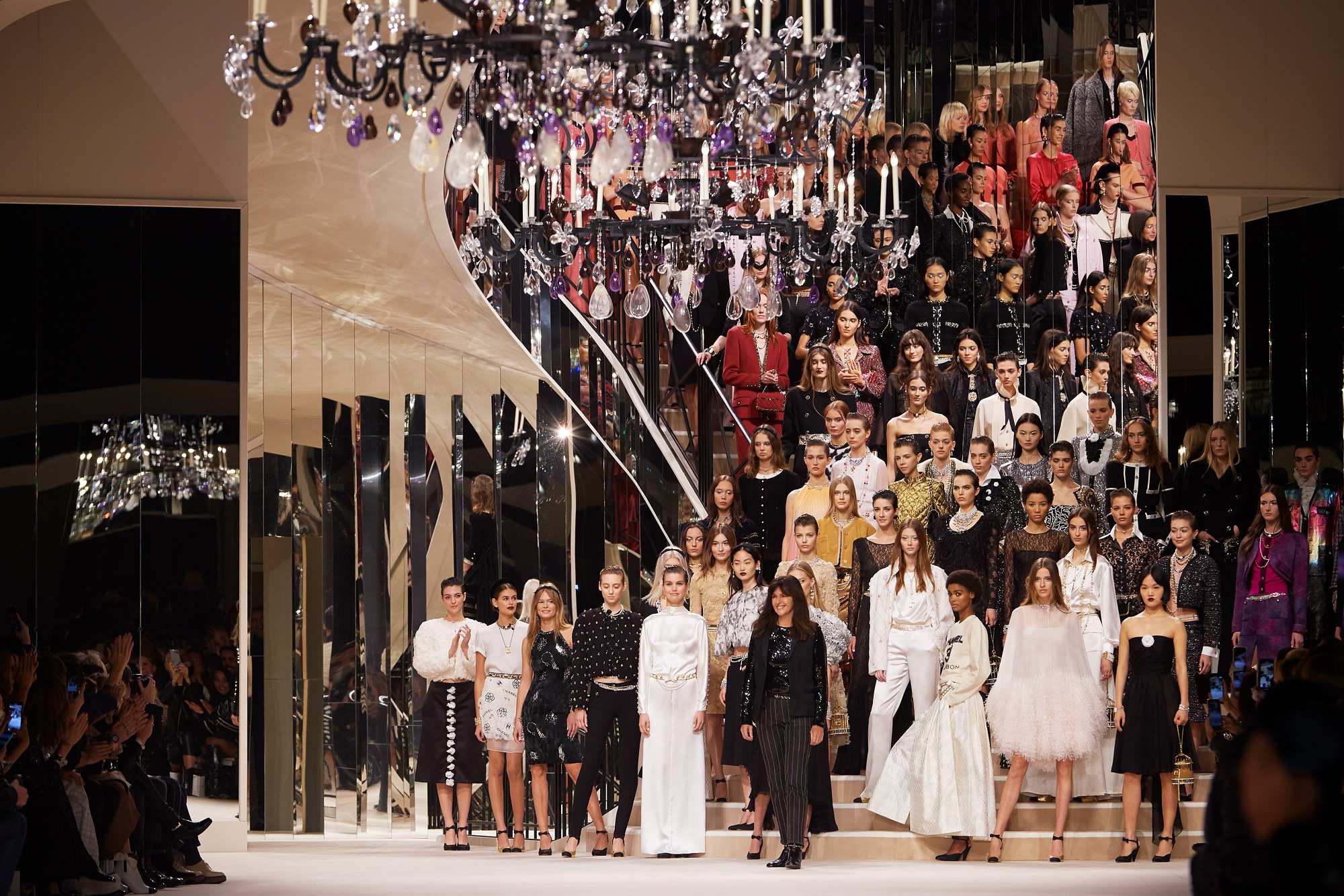 Chanel Paris - 31 rue Cambon 2019/20 Métiers d’art: Cuộc đối thoại cùng tinh hoa nhà nghề giữa lòng một di sản