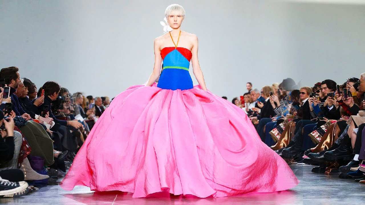 Schiaparelli Haute Couture Xuân-Hè 2020: Viết tiếp giấc mơ của Daniel Roseberry