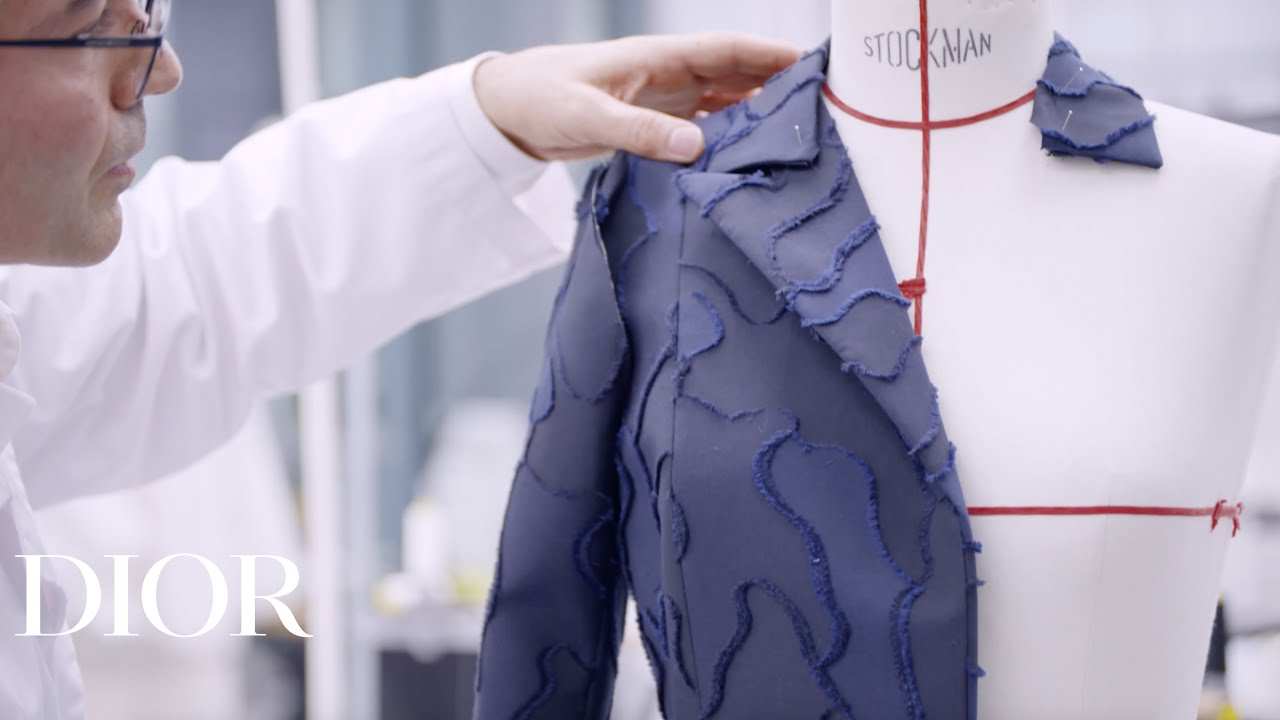 Khám phá quá trình tạo ra chiếc áo Bar Jacket trứ danh nhà Dior