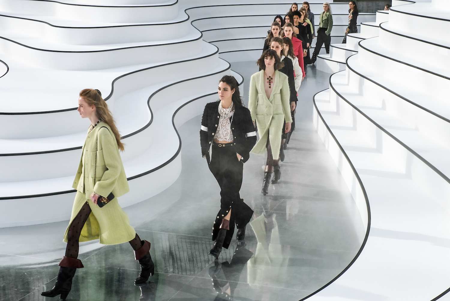 Chanel Thu-Đông 2020: Sự thuần khiết của chủ nghĩa lãng mạn
