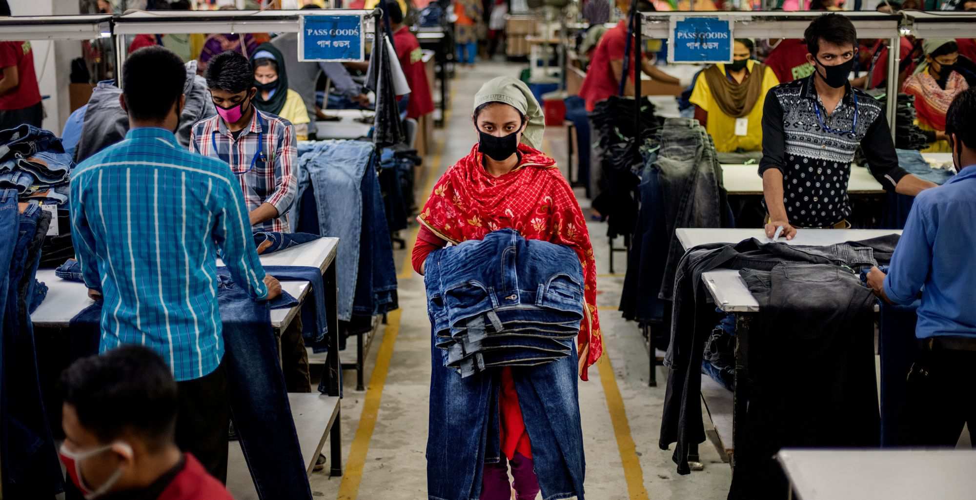 #Whomadeourclothes: "Câu hỏi là nên chết vì đói hay vì corona virus"