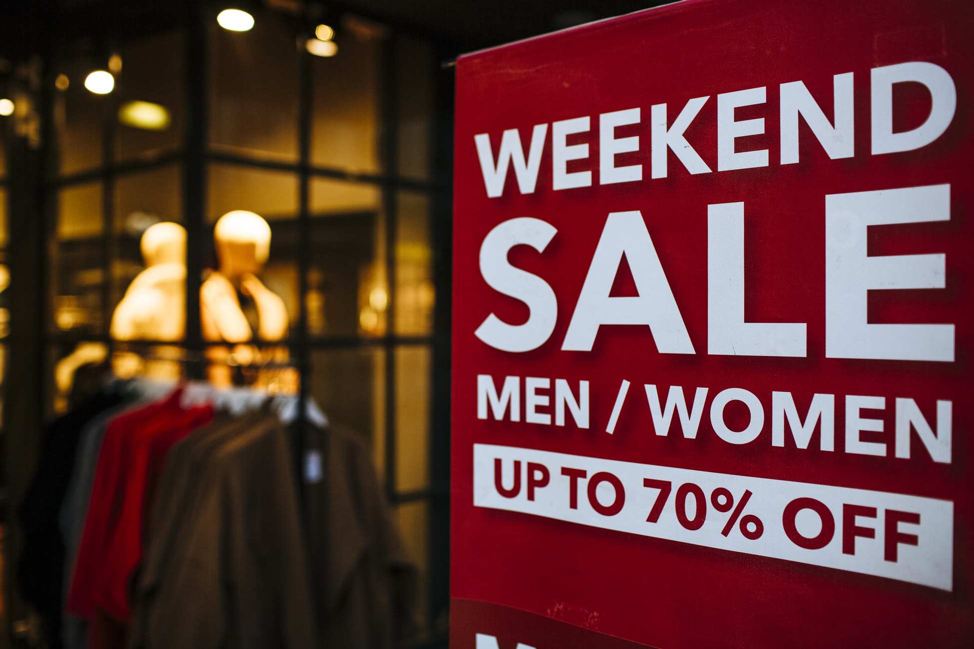Vì sao khách hàng từ “hễ thấy sale là mua” dần dần chuyển sang “đợi sale hãy mua”?