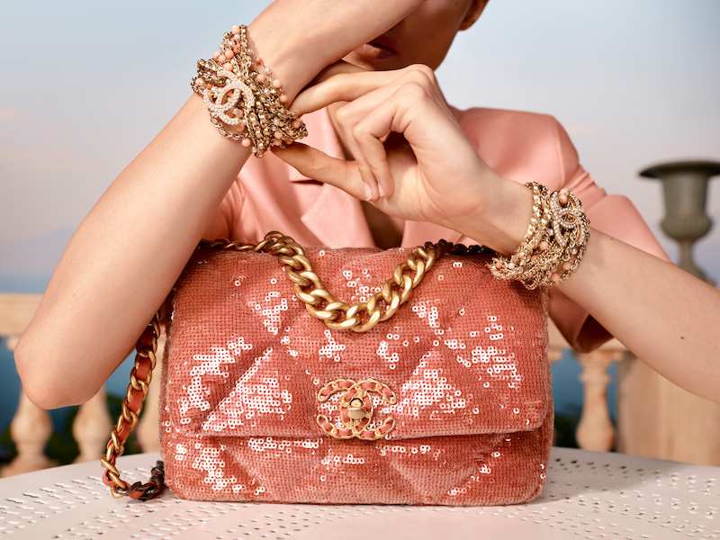 Điểm tên những phụ kiện đáng mơ ước từ bộ sưu tập ​​Chanel Cruise 2021