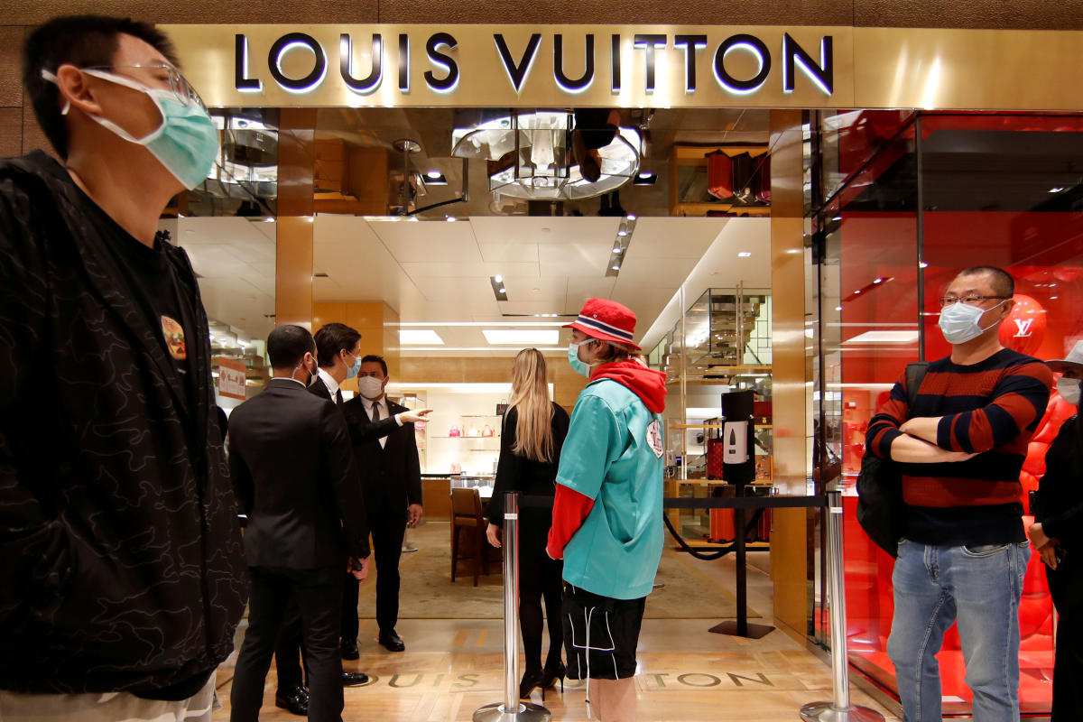 Doanh thu LVMH giảm 38%, trong khi Kering giảm 43.7% trong Quý 2 do Covid-19