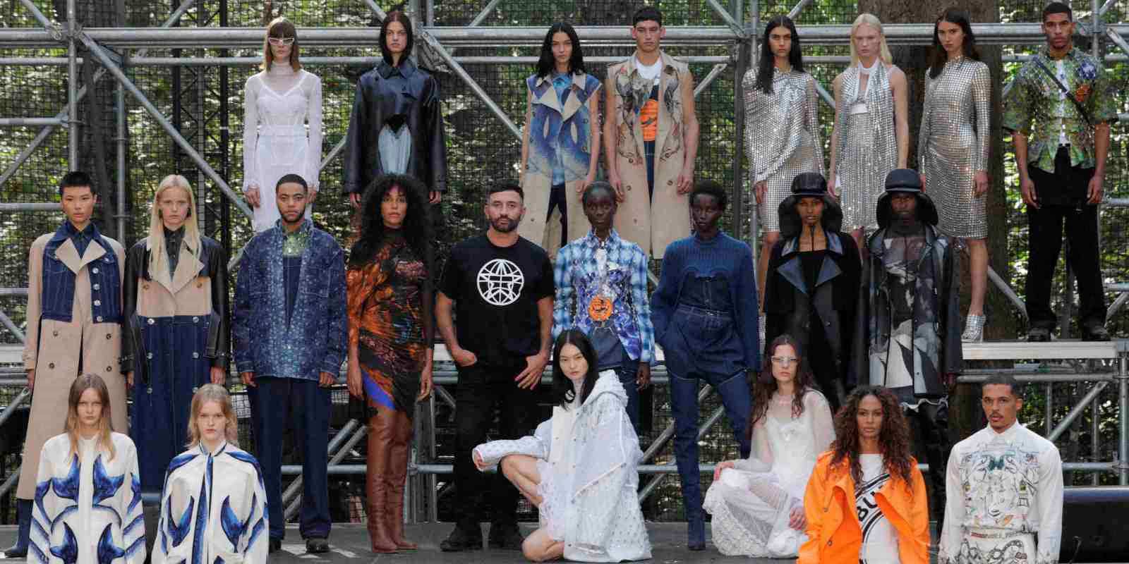Burberry Xuân-Hè 2021: Ngọn hải đăng trước muôn trùng sóng biển