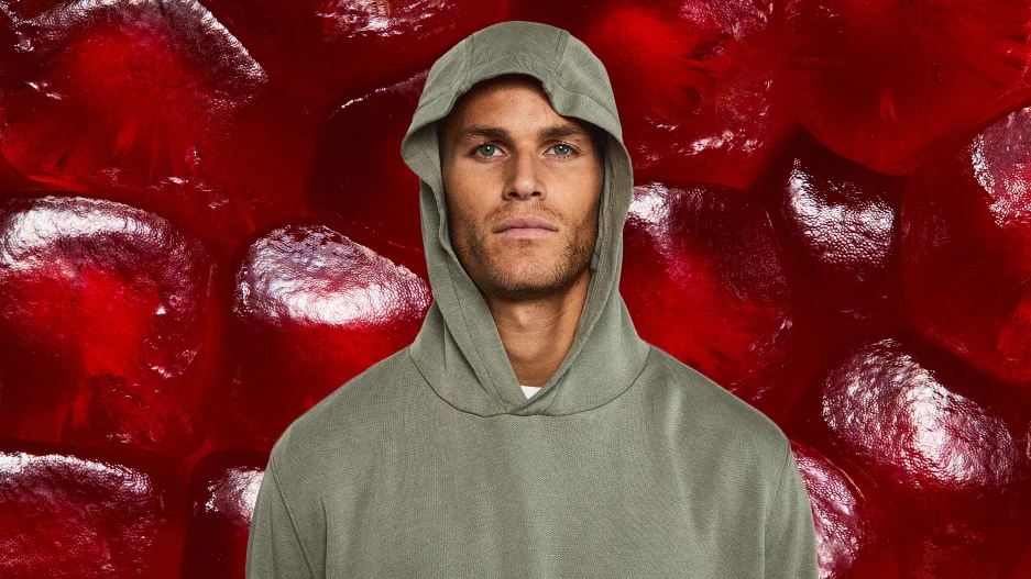 Áo hoodie được làm từ vỏ lựu hoàn toàn phân hủy sinh học