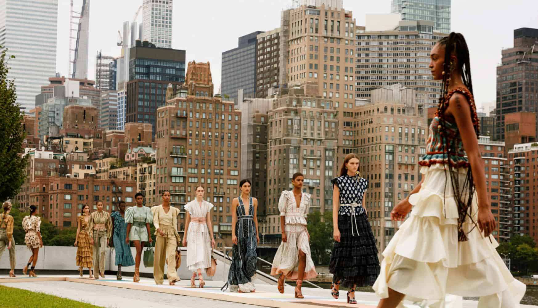 New York Fashion Week Xuân-Hè 2021: Một Manhattan đối mặt và vượt qua đại dịch
