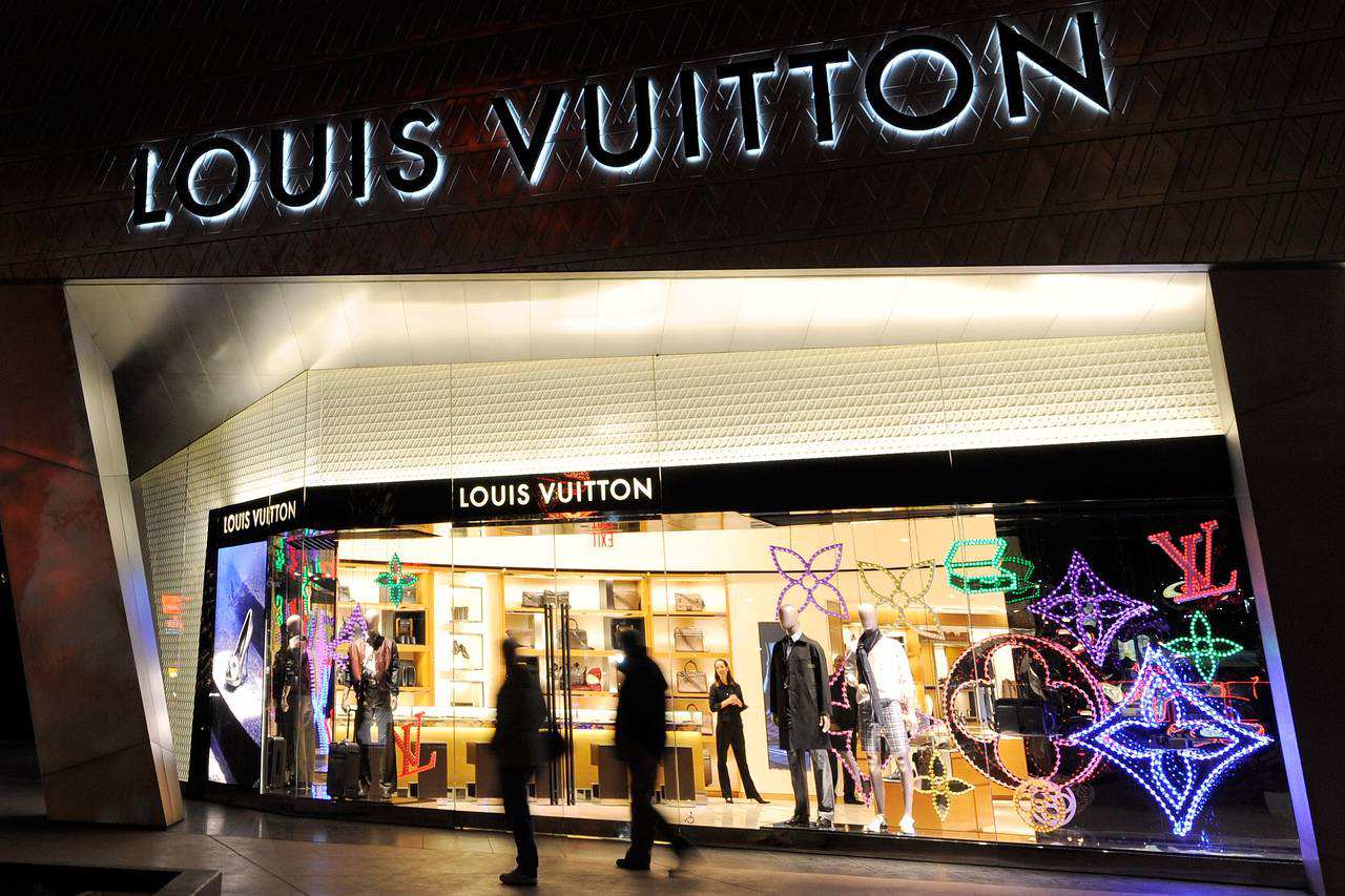 Doanh số LVMH tăng bất ngờ ở thị trường Mỹ và châu Á