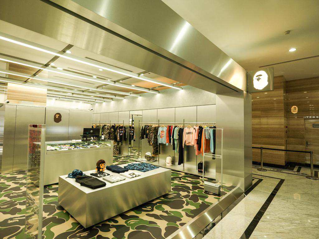 A Bathing Ape - Thời trang đường phố cao cấp Nhật Bản đổ bộ Việt Nam với popup store đầu tiên