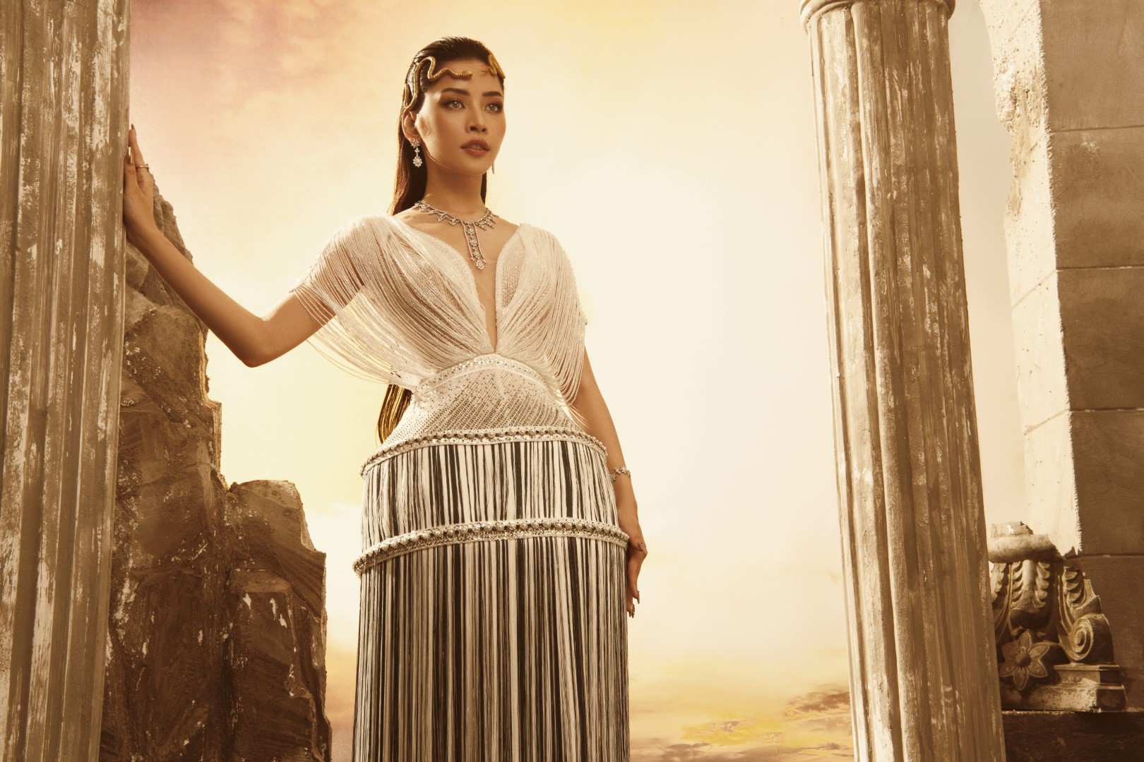 Đỗ Long hé lộ những thiết kế đầu tiên trong BST “The Valley of Goddess” lấy cảm hứng từ thần thoại Hy Lạp