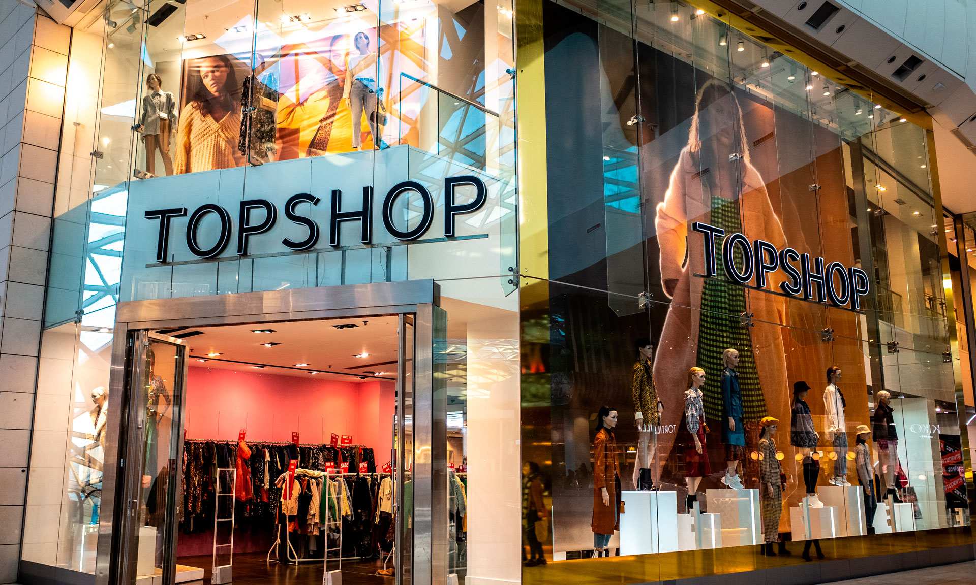 Vì sao công ty thương mại điện tử Asos mua thương hiệu Topshop?