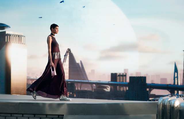 Salvatore Ferragamo Thu Đông 2021: Du hành vũ trụ đến thế giới của tương lai