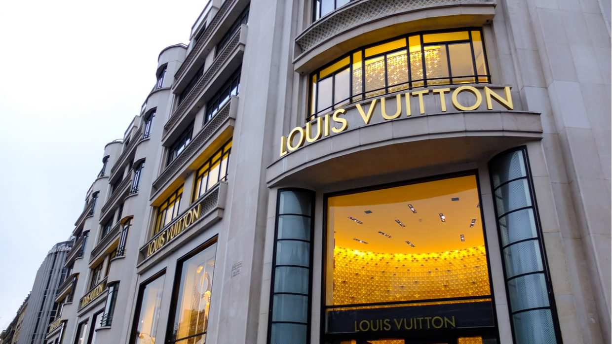 Tại sao LVMH có thể nắm giữ vị trí thủ lĩnh trong ngành hàng cao cấp?