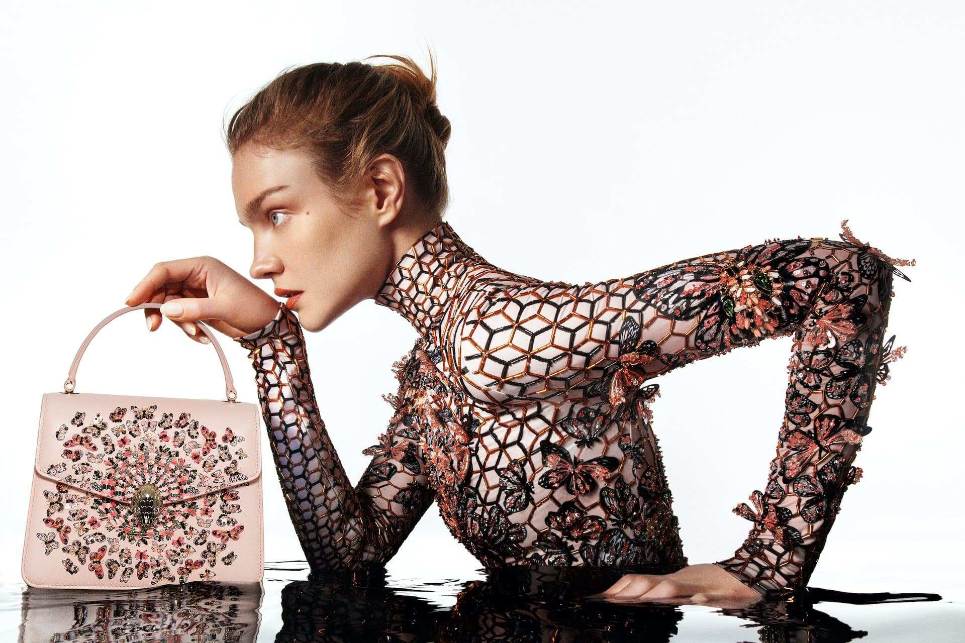 Những cuộc bắt tay đáng chú ý 2021 của các nhà LV, Loewe, D&C, Bulgari, Giorgio Armani