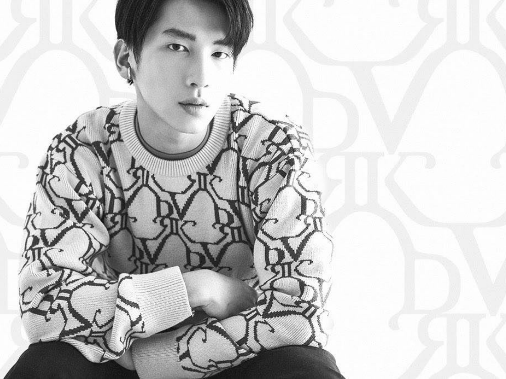 Fashion Week Report: Ngôi vương xu hướng Thu-Đông 2021 gọi tên LOGOMANIA