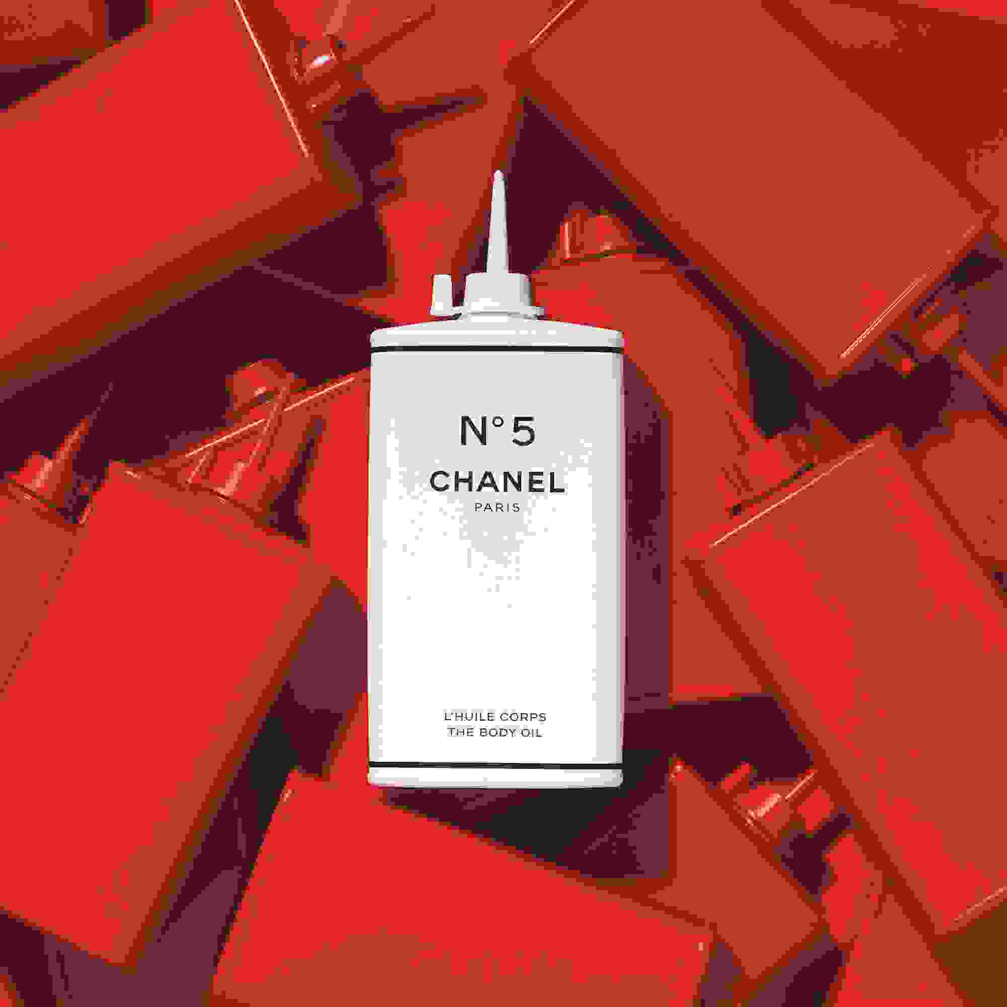 Chanel kỷ niệm 100 năm dòng nước hoa No.5 kinh điển bằng bộ sưu tập giới hạn
