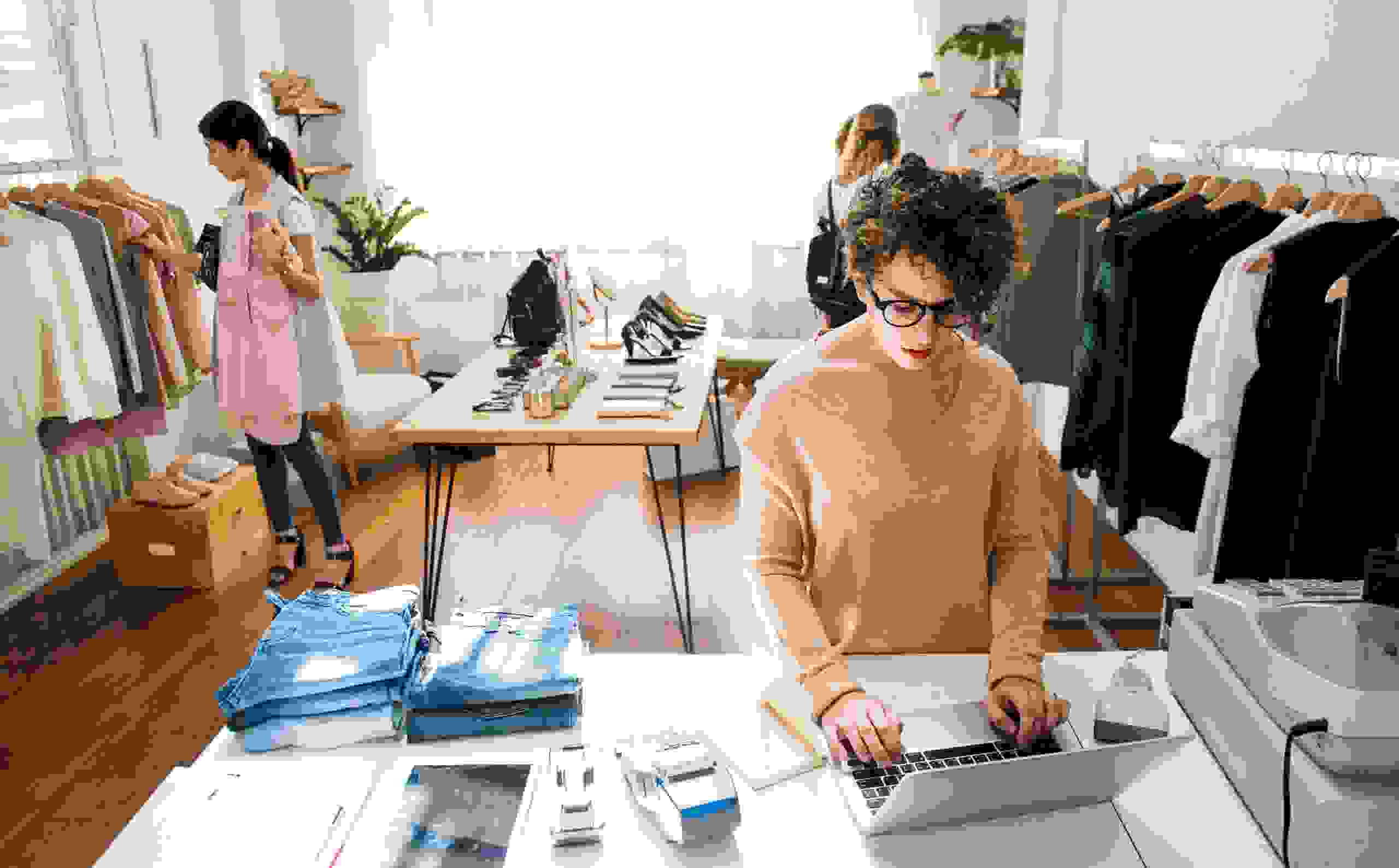 Hinh anh SR Fashion Business School 1
