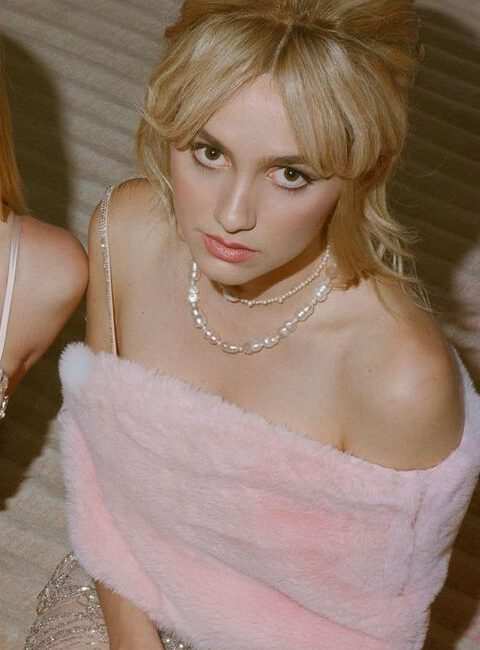 Maude Apatow diện một thiết kế riêng của Mudd Pearl