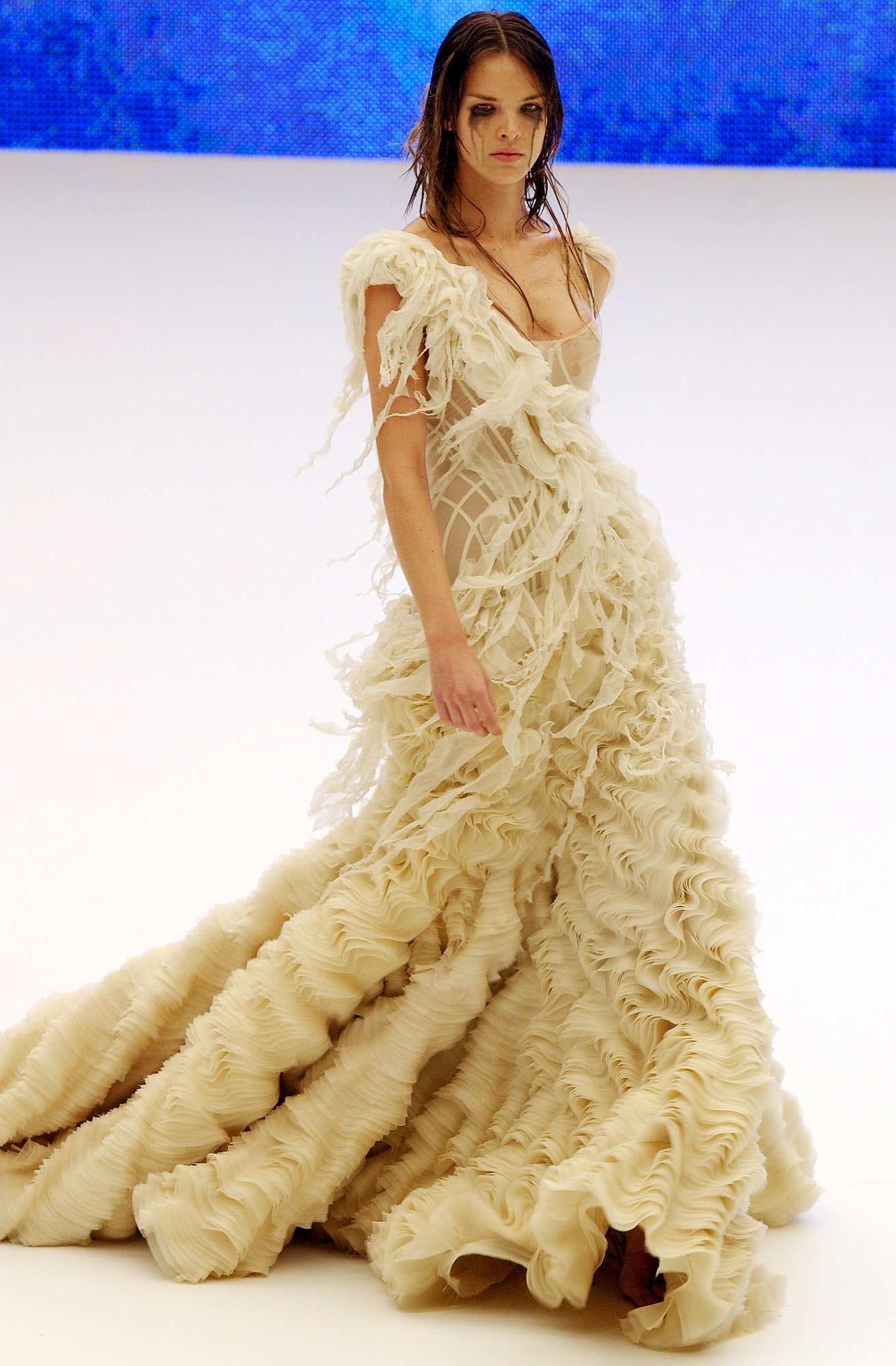 ALEXANDER MCQUEEN XUÂN-HÈ 2003