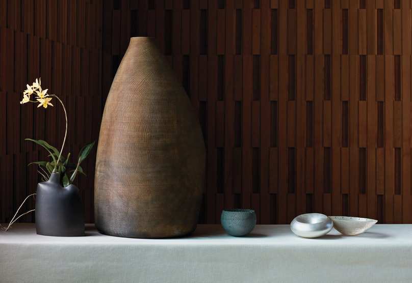 5 tắc phẩm chúng kết trong cuộc thi Thủ công Loewe. Từ trái sang: Sara Flynn, Ernst Gamperl, David Huycke, Adi Toch và Helena Schepens | Chụp bởi: Julia Hetta