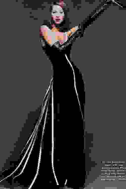 VALENTINO 1992 CHỤP BỞI PATRICK DEMARCHELIER