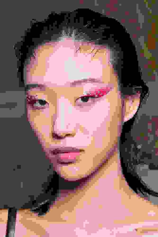 Hinh anh 2. Make-up look với đôi mắt sắc màu không dành cho hoạt động thường ngày 1