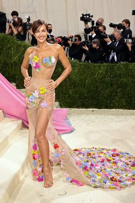 Hinh anh Irina Shayk diện Jeremy Scott 1