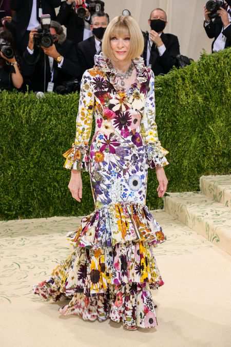 Hinh anh Anna Wintour diện Oscar de la Renta 1