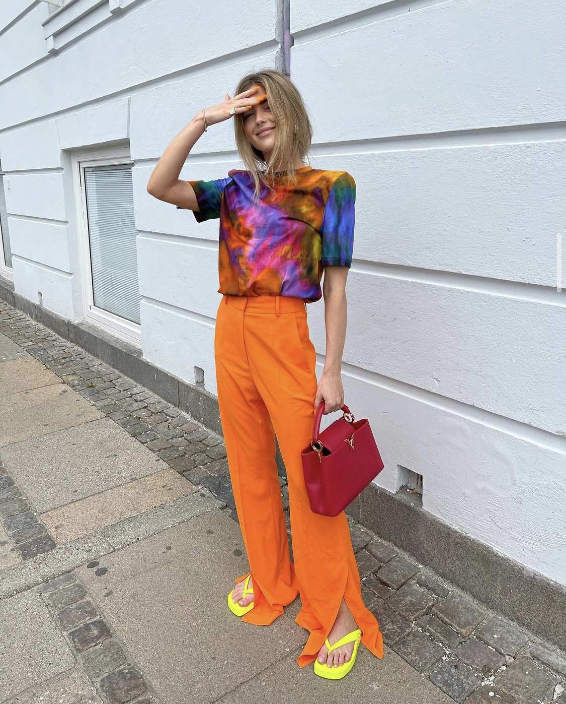 Hinh anh Phong cách Color-Blocking “trendy” của sắc cam trầm và màu liền kề 4