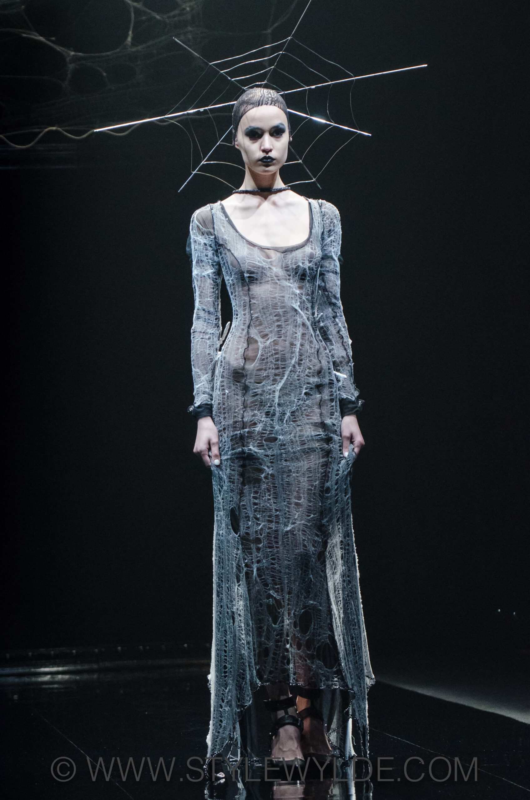 Hinh anh “Lớp học cấp tốc” phong cách thời trang Gothic để đón mùa Halloween năm nay 1