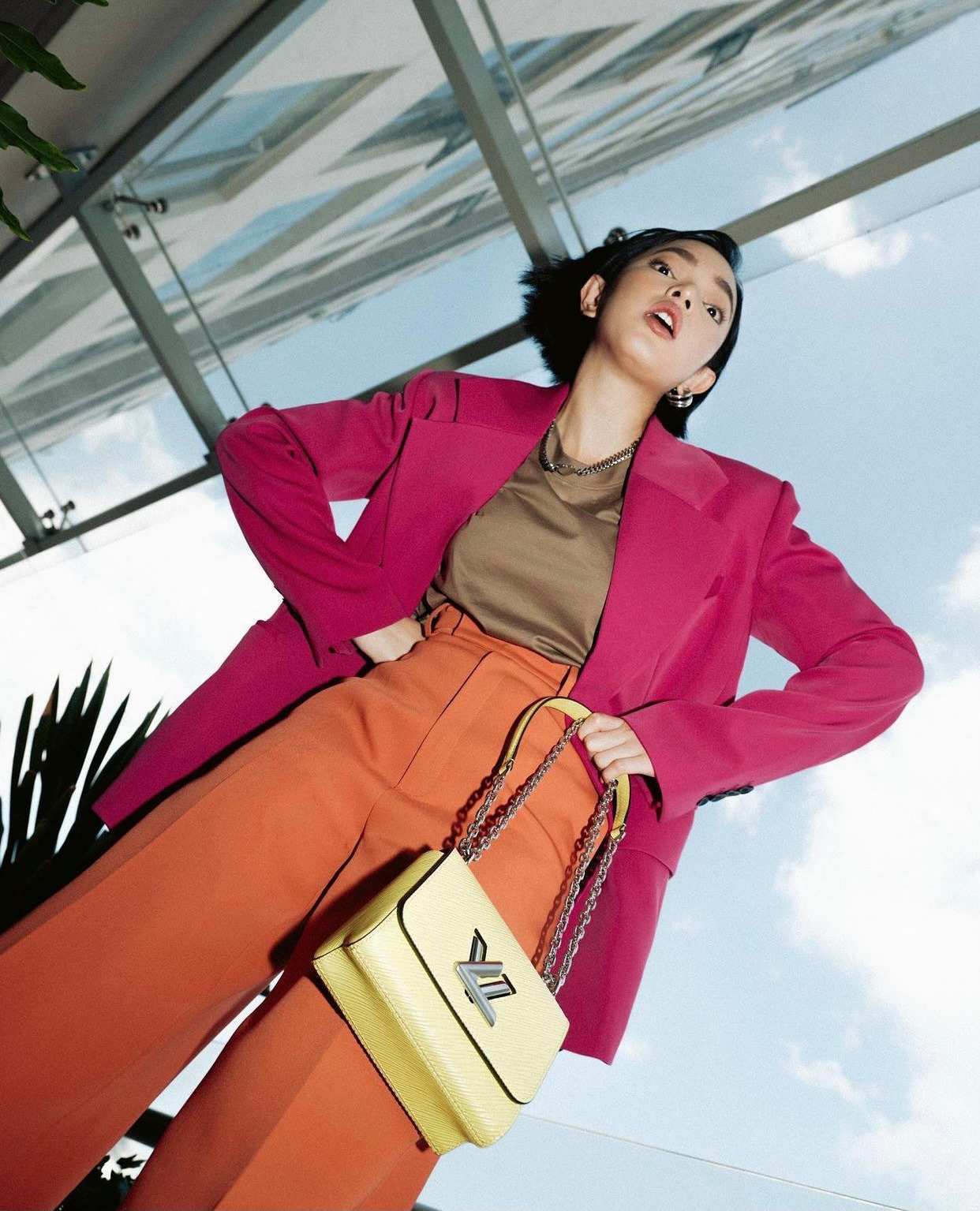 Hinh anh Phong cách Color-Blocking “trendy” của sắc cam trầm và màu liền kề 2
