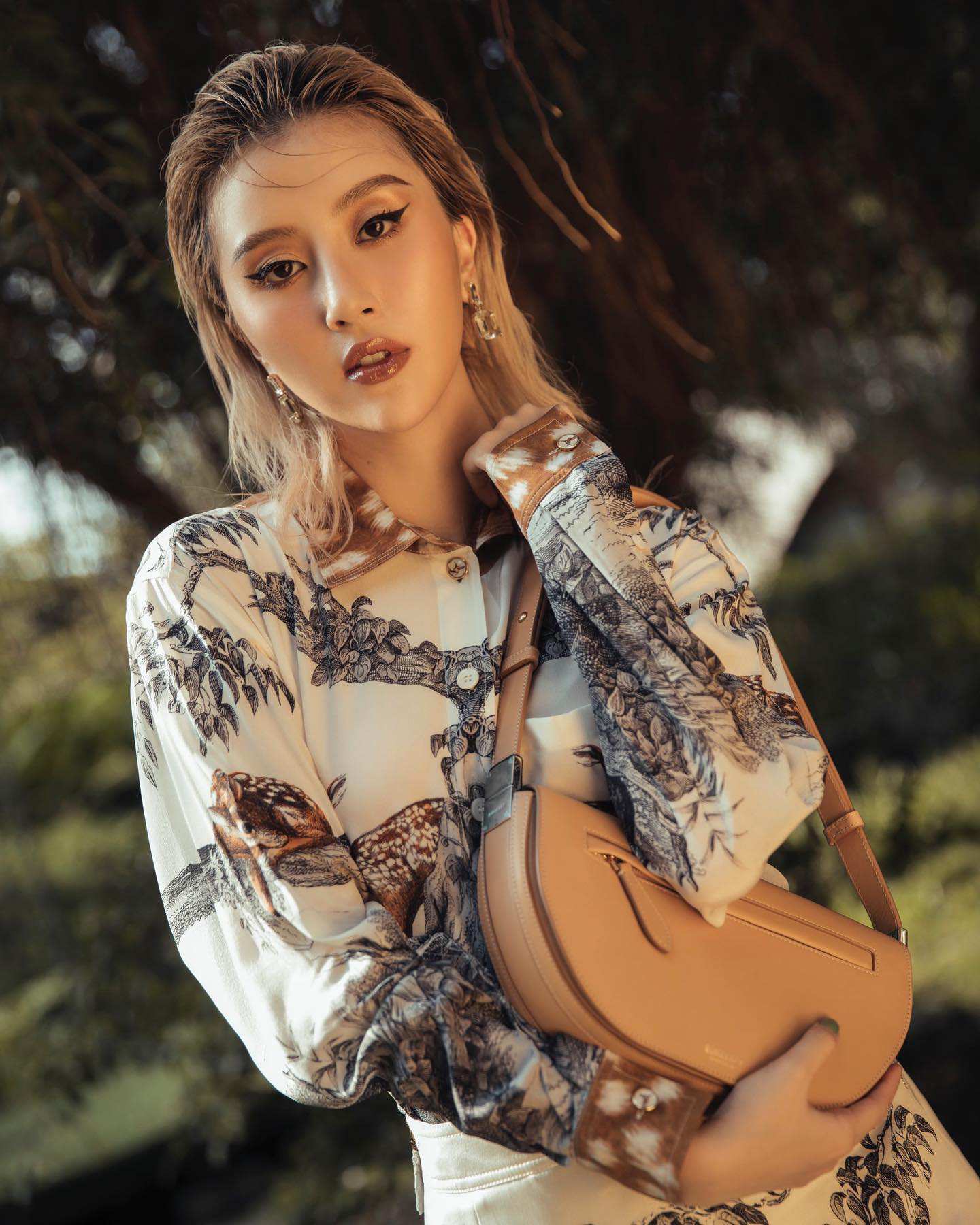Hinh anh Eyeliner quá đậm và không đúng màu 1