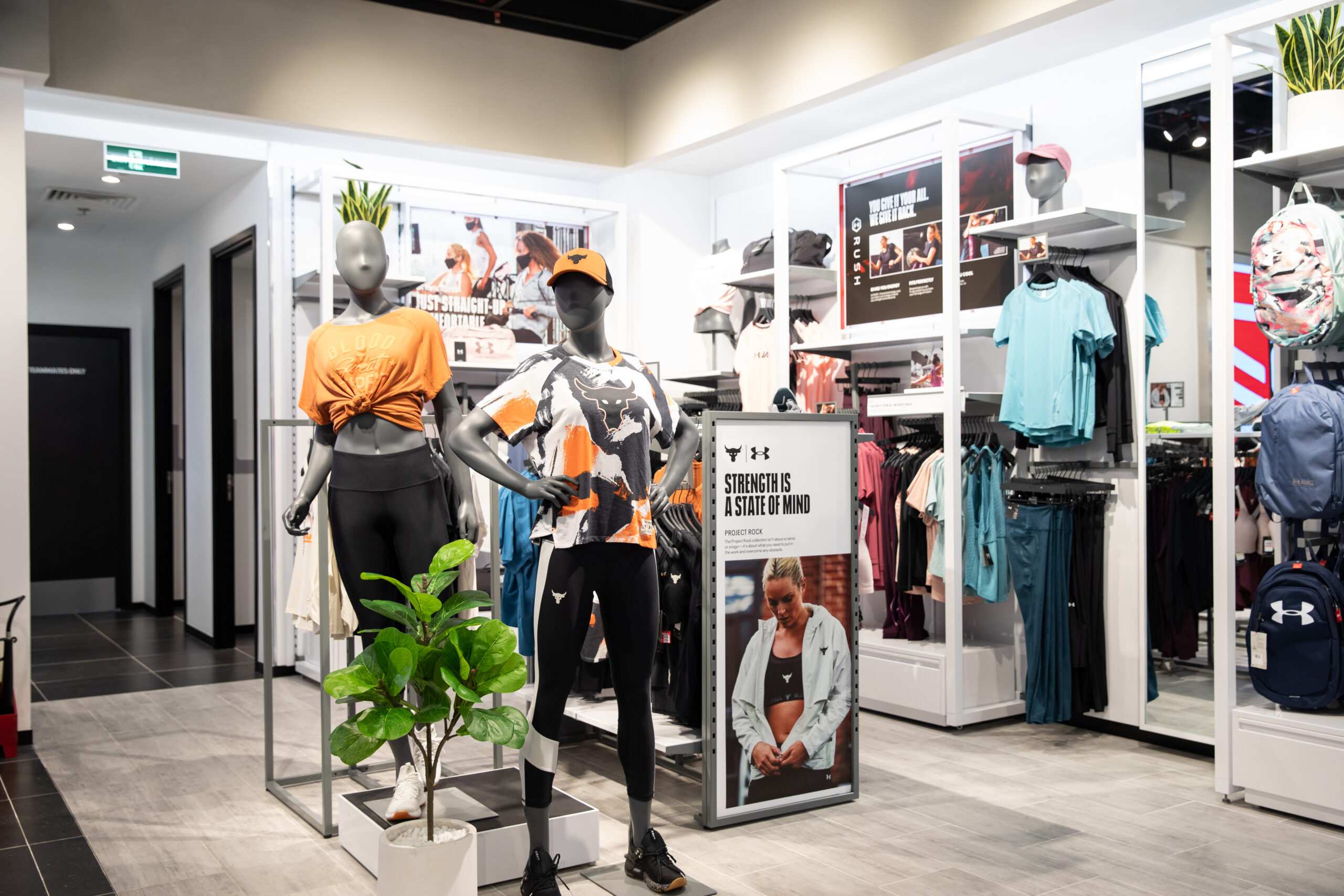 Hinh anh Năm 1996, chàng trai trẻ người Mỹ Kevin Plank đã tạo nên Under Armour khi chỉ mới 24 tuổi. 2