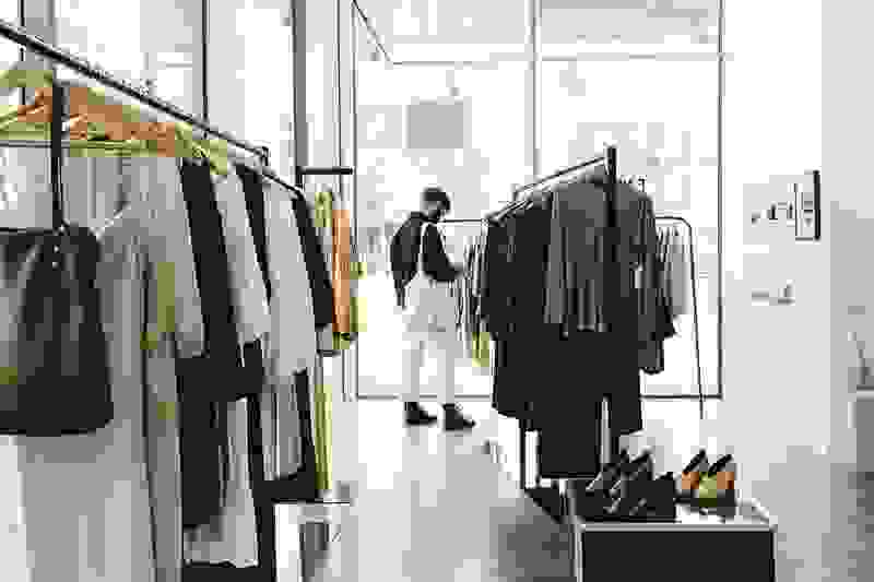 Dịch vụ cho thuê quần áo tại Việt Nam: Tiềm năng thế nào? Phát triển ra sao?