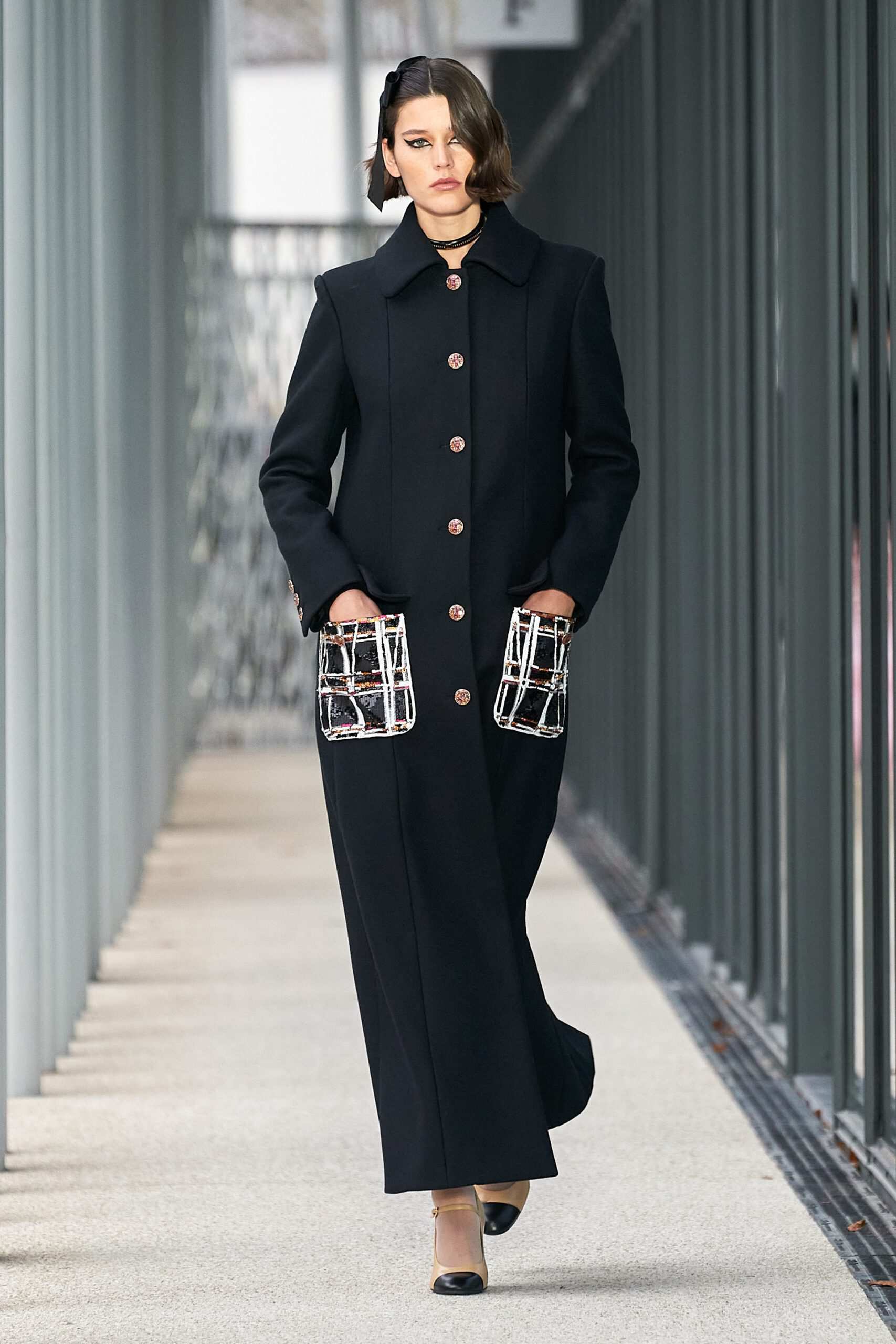 Hinh anh Chanel's Métiers d'Art 2021/2022: Mãn nhãn với những “công trình nghệ thuật” từ những nghệ nhân thủ công 7