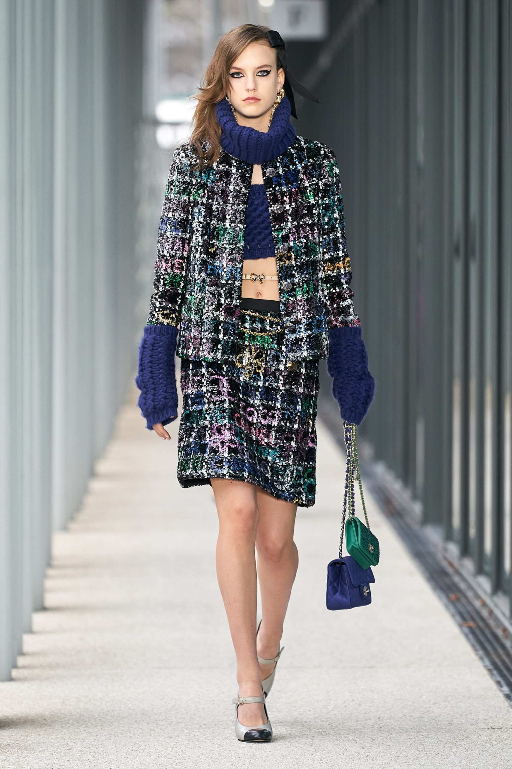 Hinh anh Chanel's Métiers d'Art 2021/2022: Mãn nhãn với những “công trình nghệ thuật” từ những nghệ nhân thủ công 24