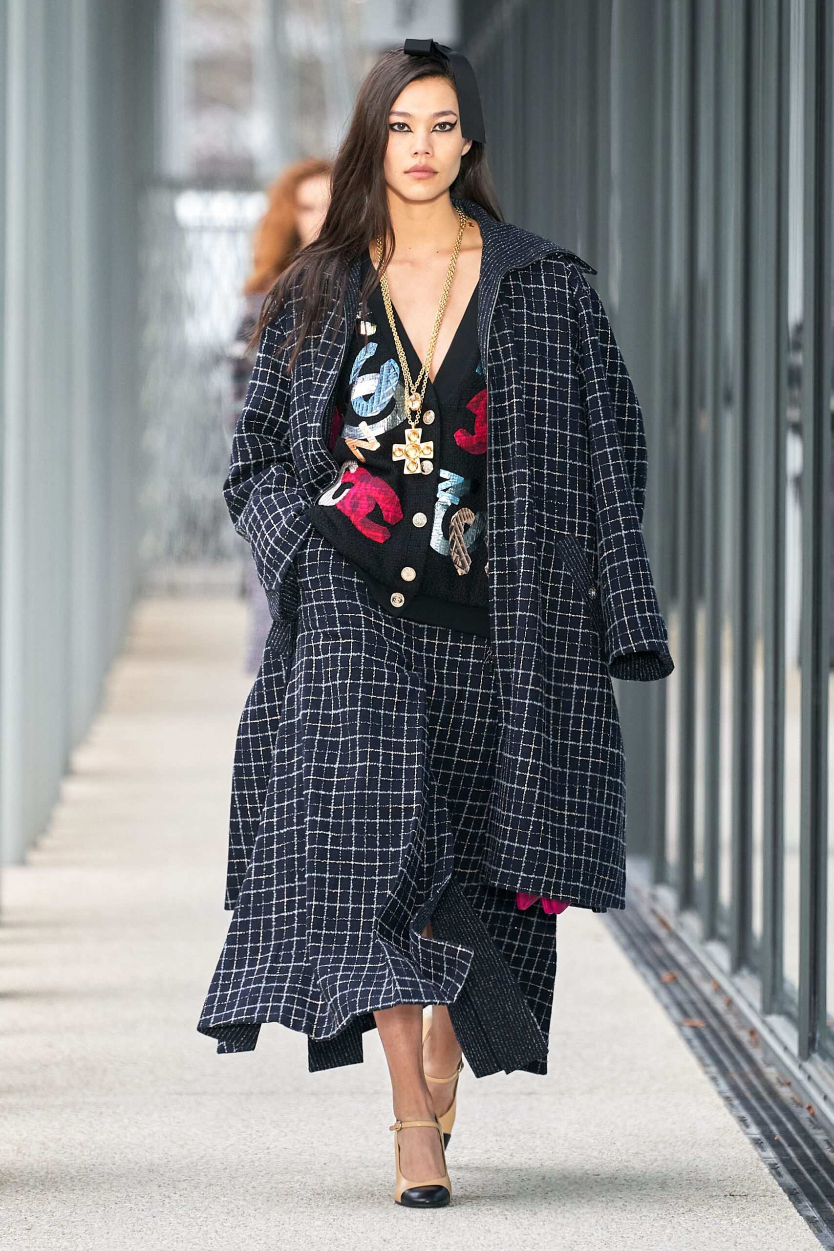 Hinh anh Chanel's Métiers d'Art 2021/2022: Mãn nhãn với những “công trình nghệ thuật” từ những nghệ nhân thủ công 22