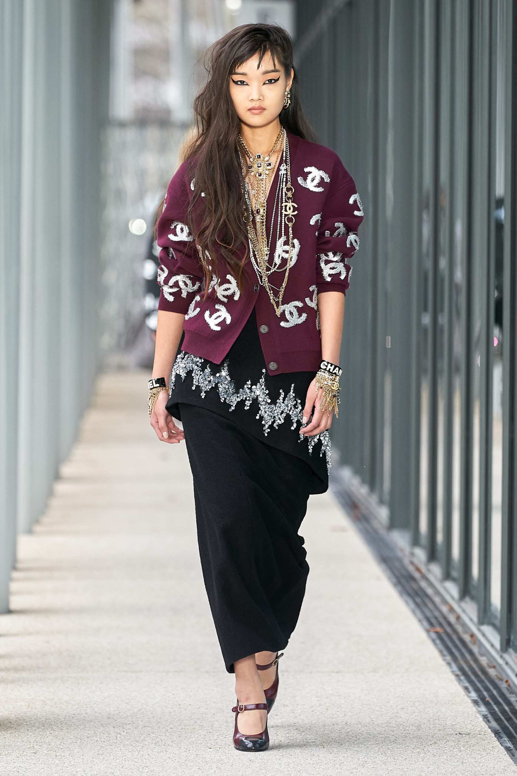 Hinh anh Chanel's Métiers d'Art 2021/2022: Mãn nhãn với những “công trình nghệ thuật” từ những nghệ nhân thủ công 15