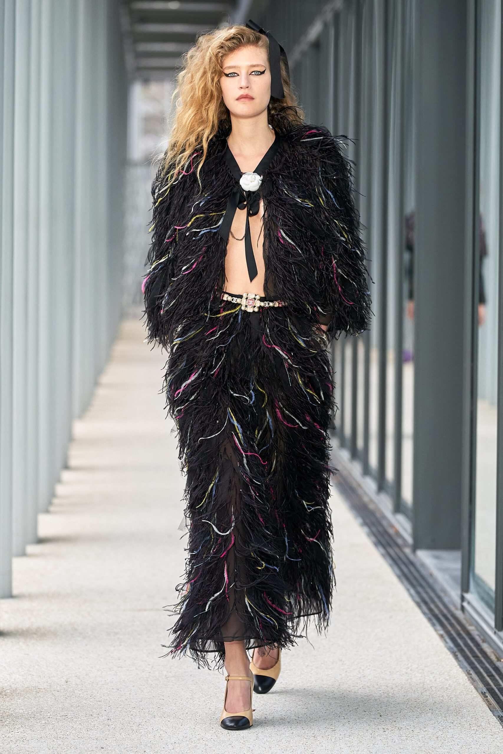 Hinh anh Chanel's Métiers d'Art 2021/2022: Mãn nhãn với những “công trình nghệ thuật” từ những nghệ nhân thủ công 32