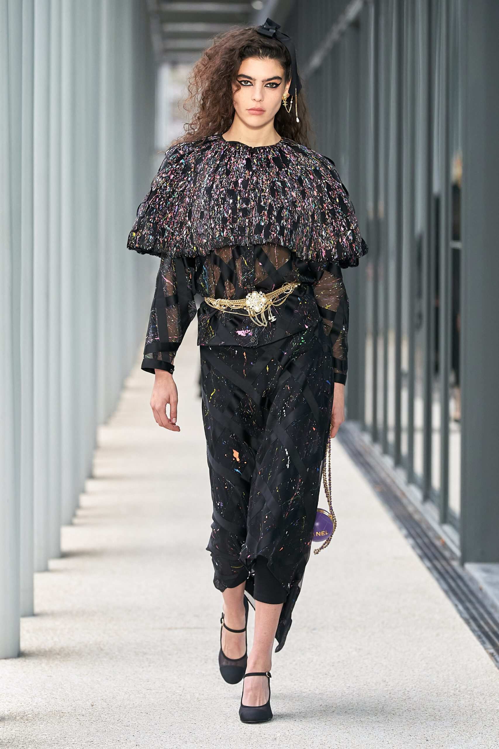 Hinh anh Chanel's Métiers d'Art 2021/2022: Mãn nhãn với những “công trình nghệ thuật” từ những nghệ nhân thủ công 31