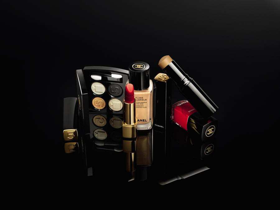 Hinh anh N°5 Holiday Makeup Collection 2021 - Bộ trang điểm N°5 mùa lễ hội 2021 1