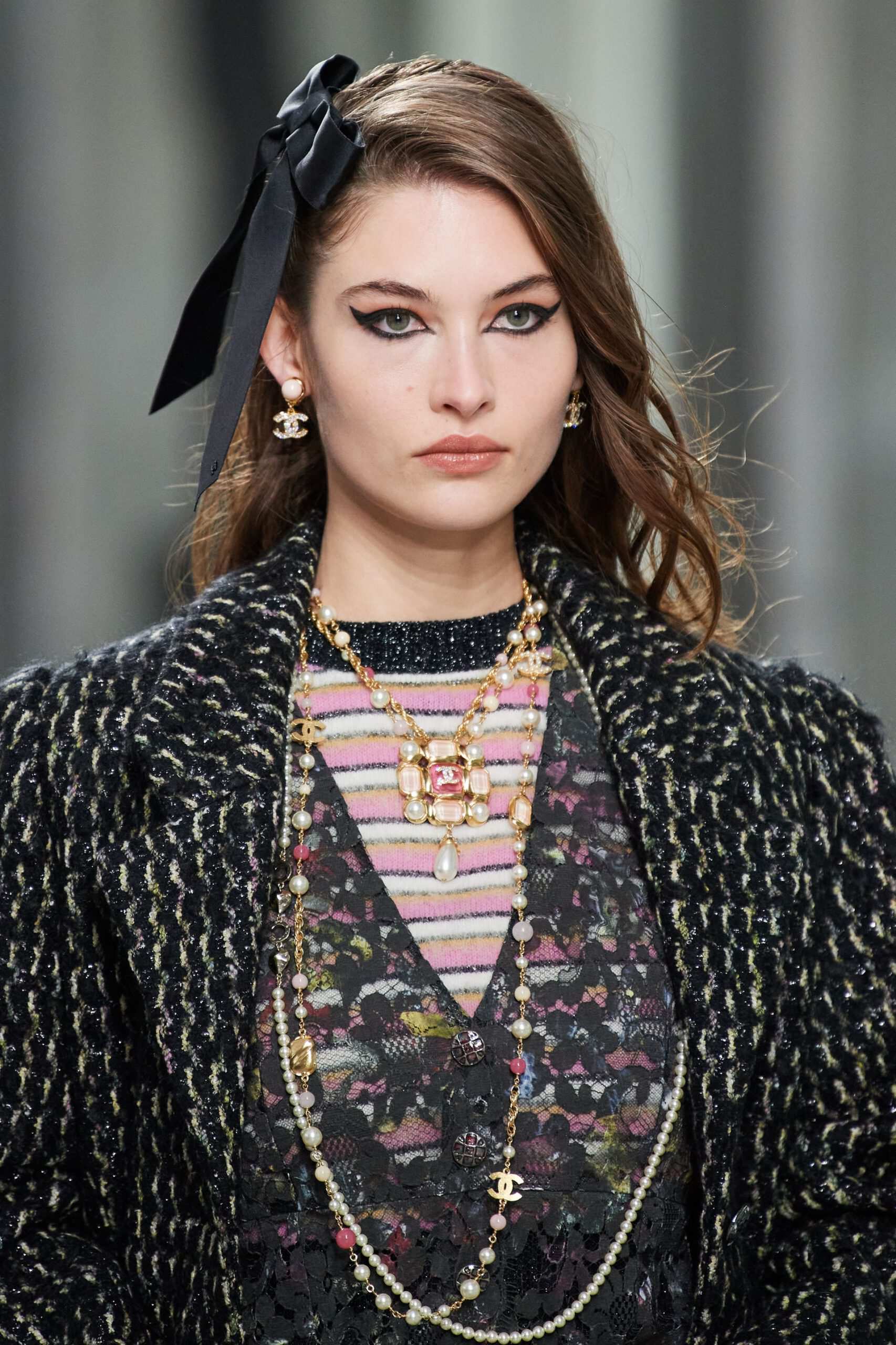 Hinh anh Chanel's Métiers d'Art 2021/2022: Mãn nhãn với những “công trình nghệ thuật” từ những nghệ nhân thủ công 27