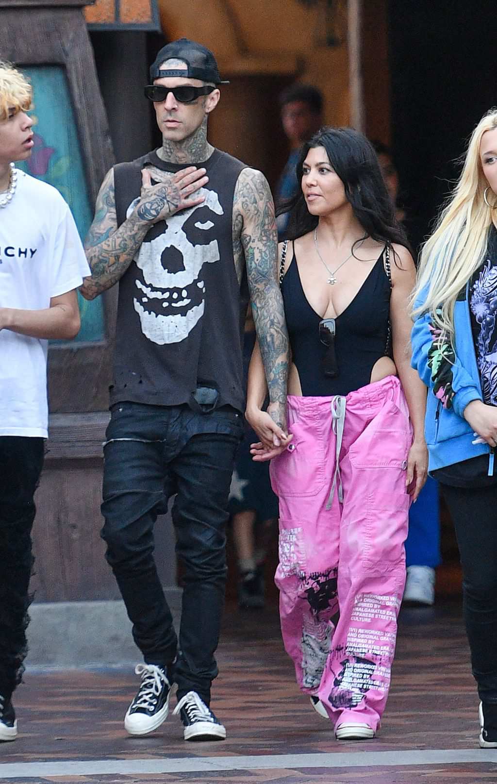 Hinh anh Kourtney Kardashian & Travis Barker 4