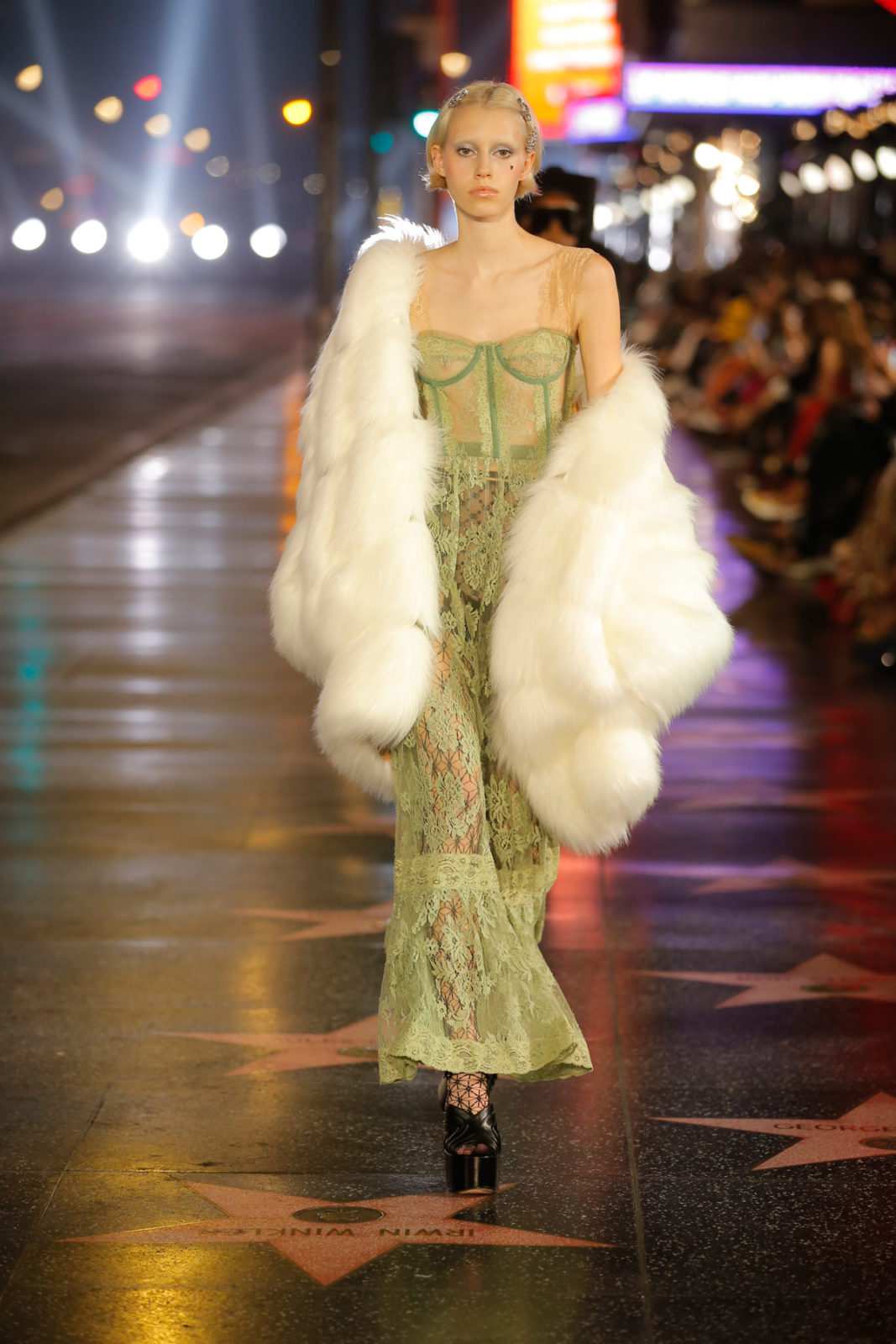 Hinh anh Liệu Gucci có đang đánh thức tính dục trong thời trang một lần nữa? 24