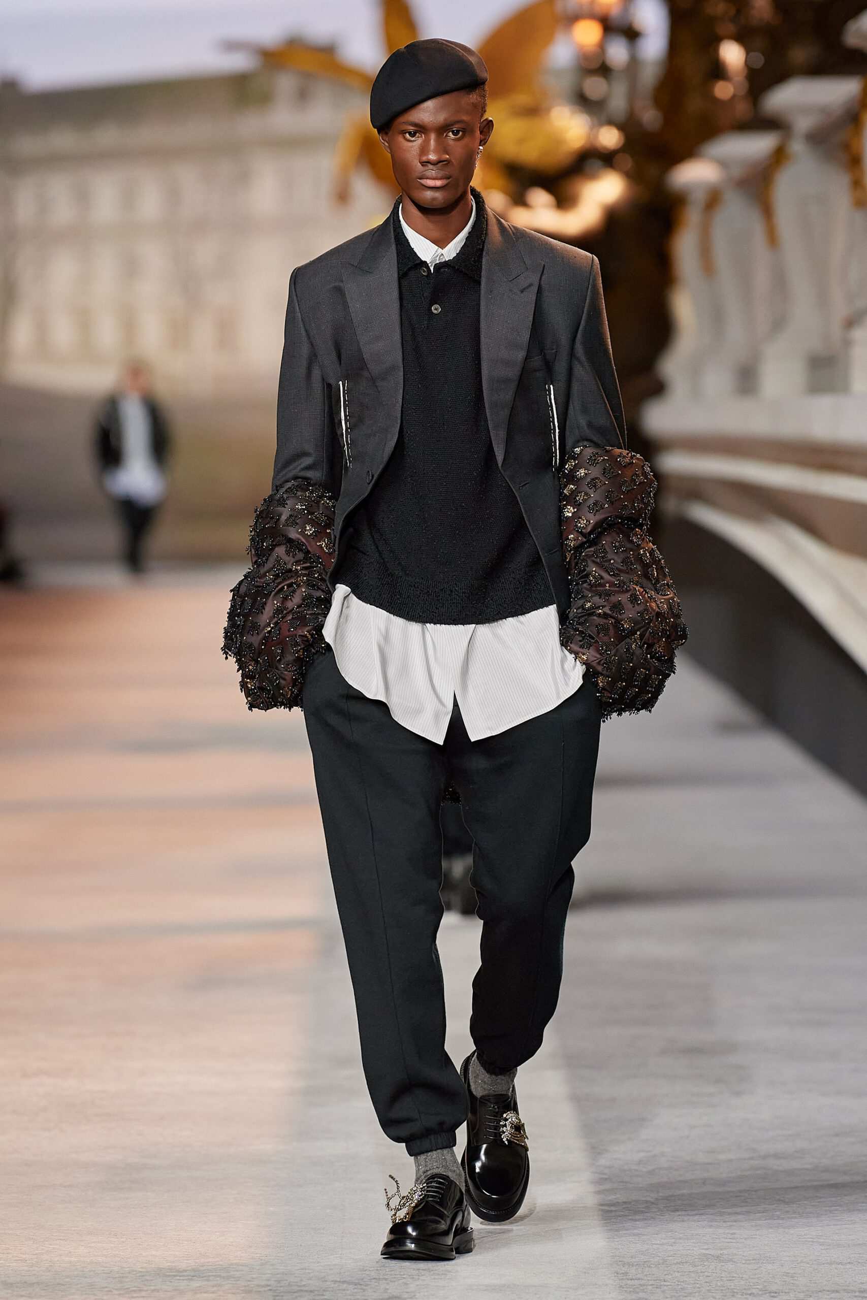 Hinh anh Dior Men Fall 2022/2023: Đường băng kỷ niệm 75 năm ra mắt New Look và 25 năm cống hiến của Stephen Jones tại nhà mốt 40
