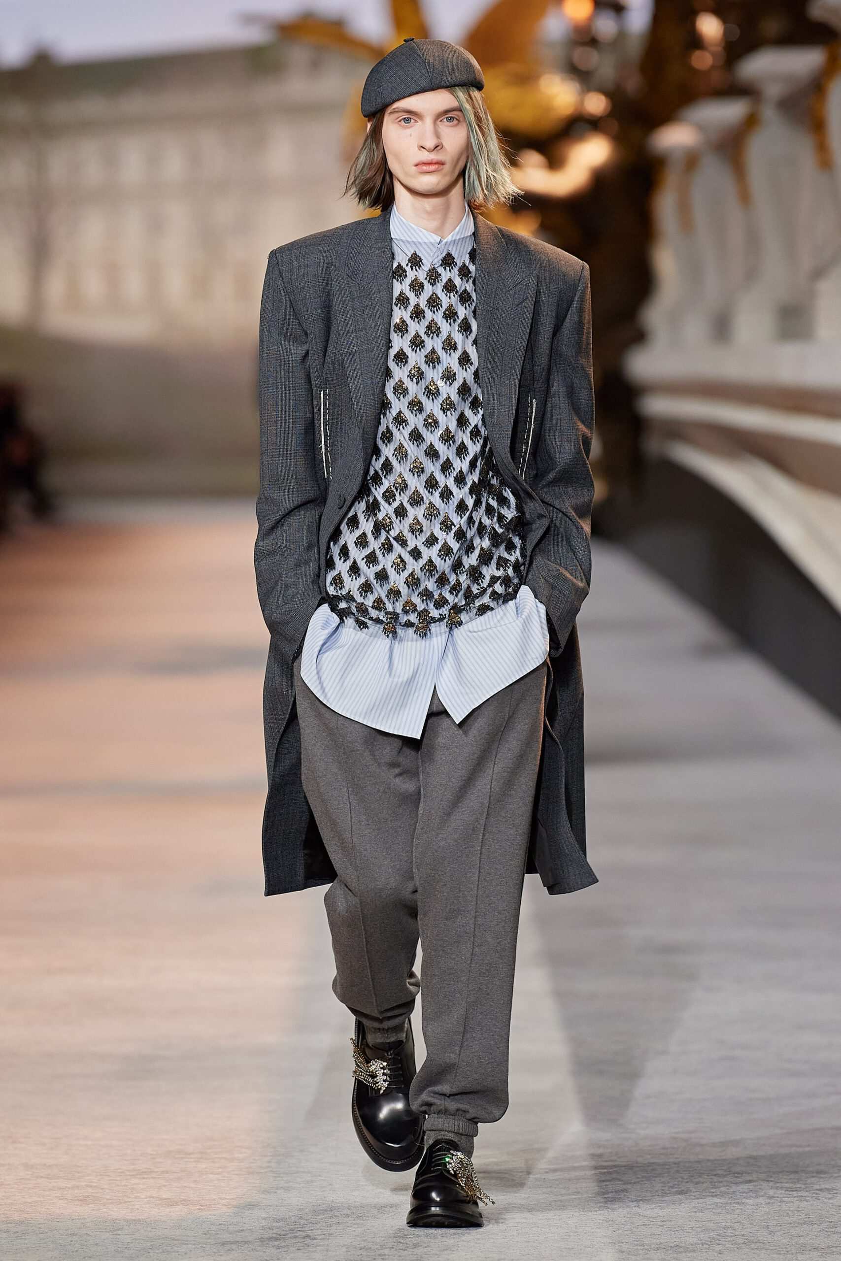 Hinh anh Dior Men Fall 2022/2023: Đường băng kỷ niệm 75 năm ra mắt New Look và 25 năm cống hiến của Stephen Jones tại nhà mốt 27