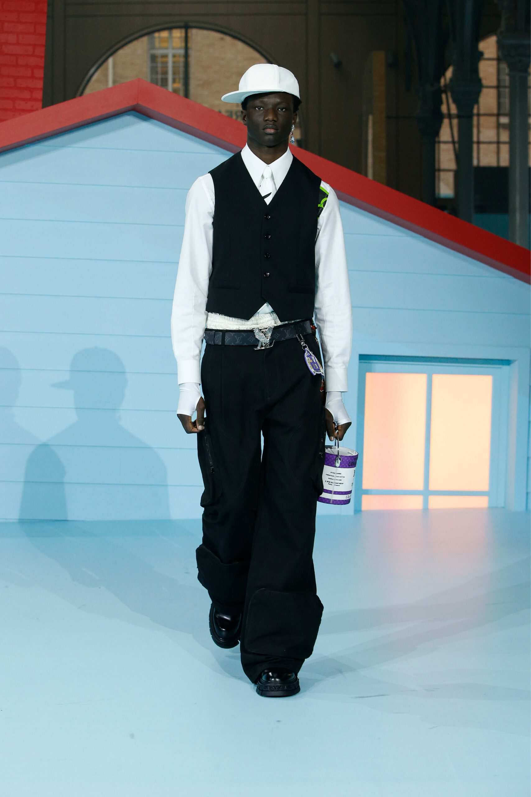 Hinh anh Louis Vuitton Menswear Thu-Đông 2022: Cuộc sống ở thiên đường của Virgil Abloh sẽ ra sao? 41