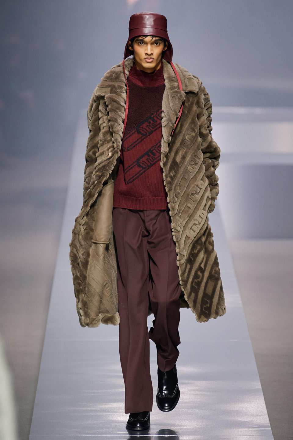 Hinh anh Fendi Menswear Thu-Đông 2022: Những người đàn ông sành điệu, sang trọng trong kỷ nguyên mới 6