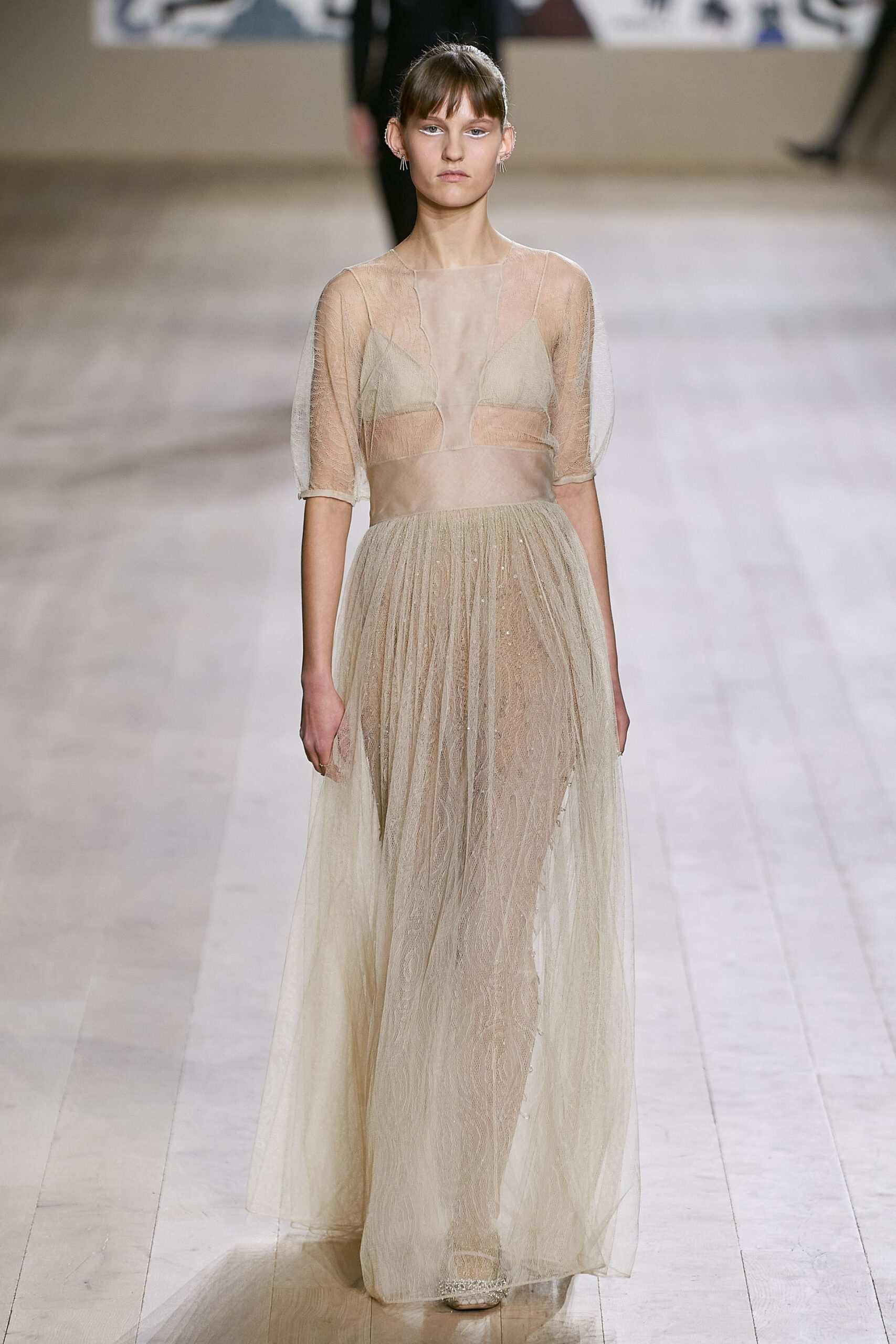 Hinh anh Christian Dior Haute Couture Xuân-Hè 2022: Phá vỡ ranh giới giữa nghệ thuật và thủ công tinh xảo trong địa hạt Haute Couture 21